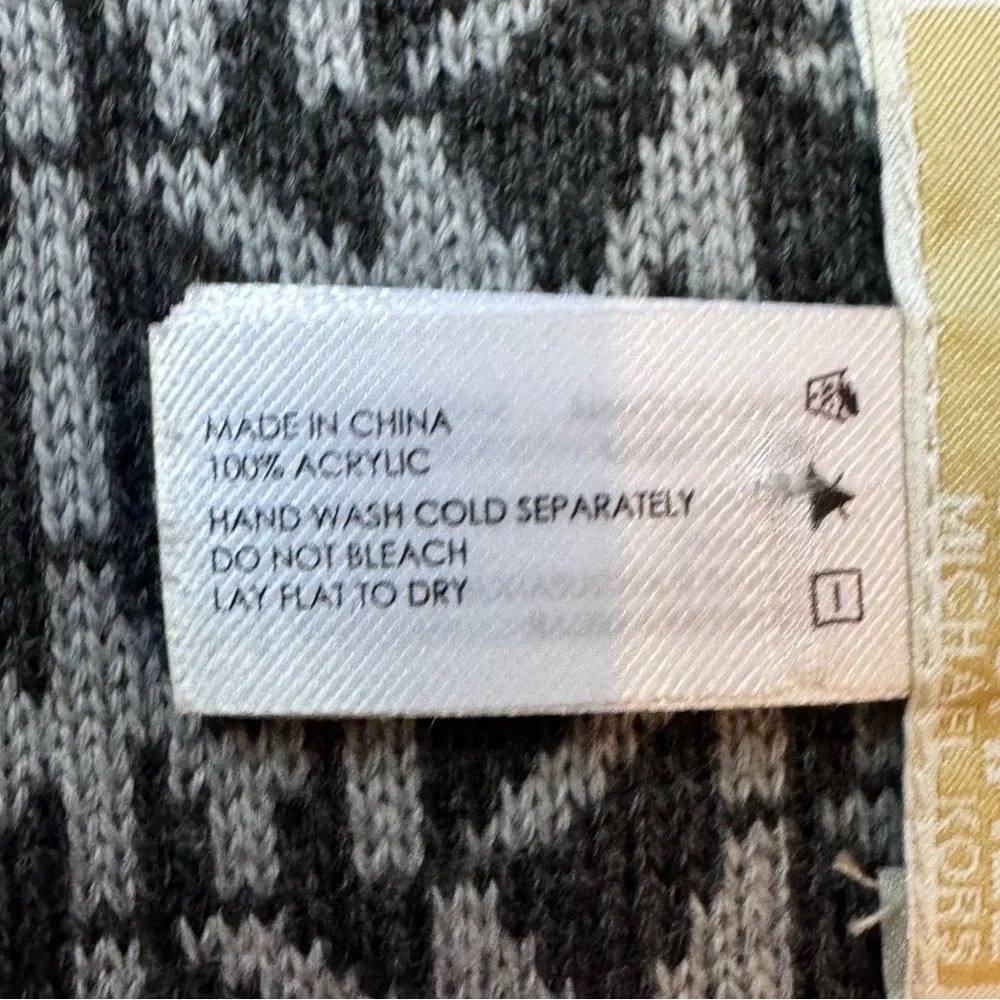 Michael Kors Scarf - Picture 6 of 6